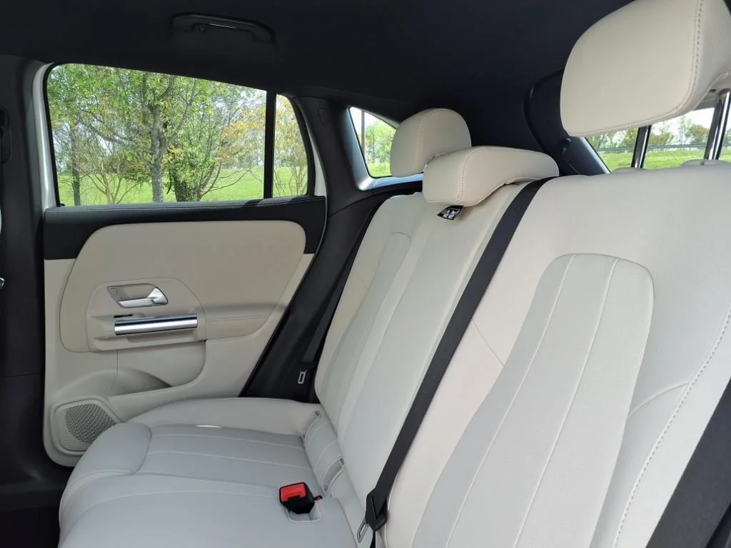 Certified Used 2025 Polar White Mercedes-Benz GLA 250 image 19