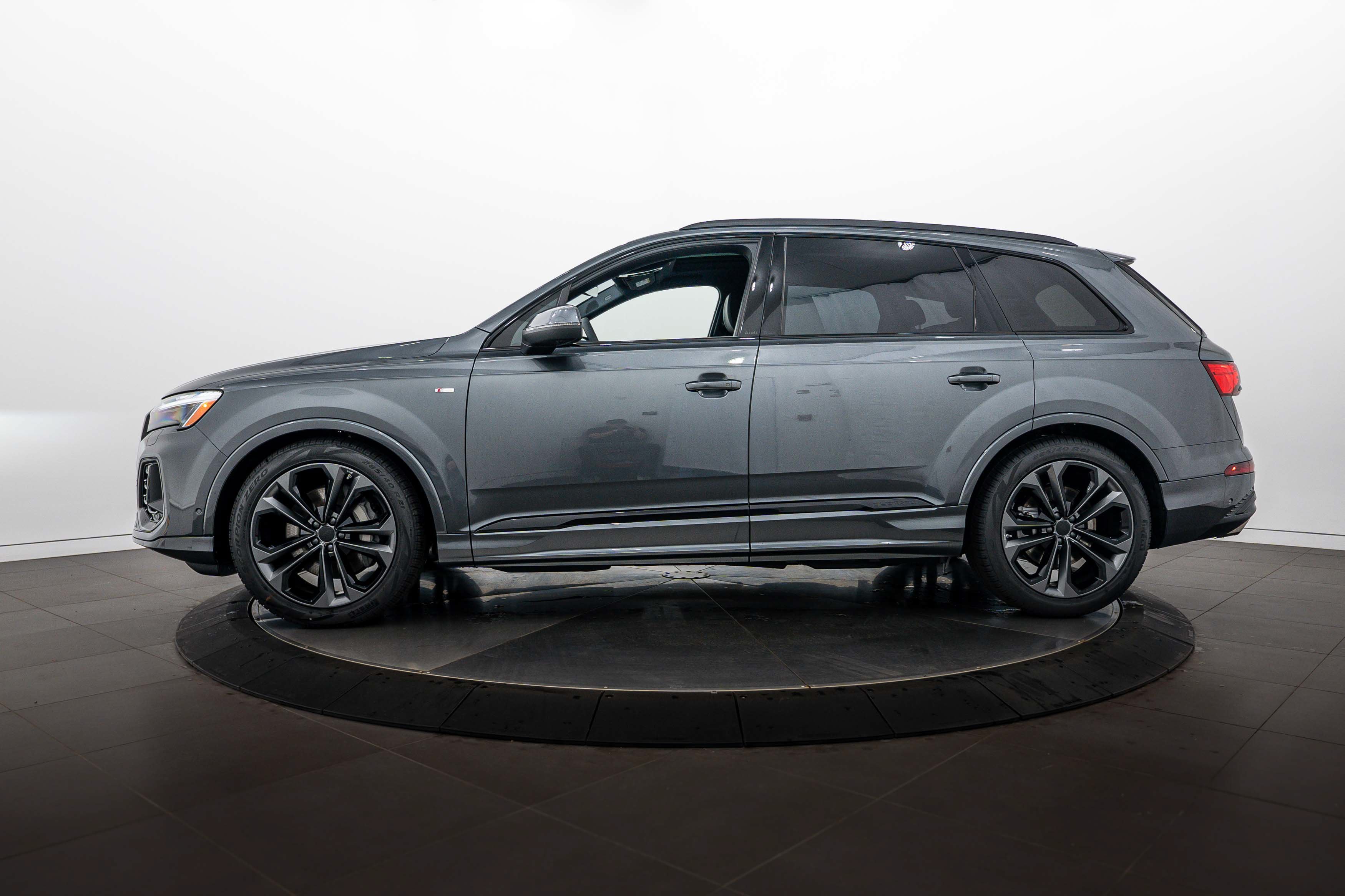 New 2026 Daytona Gray Audi S line Prestige image 6