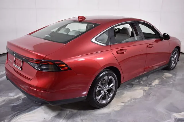 Used 2023  Honda EX image 10