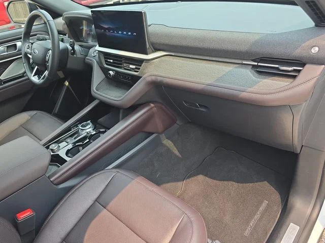 2026 Ford Explorer Platinum - Photo 39