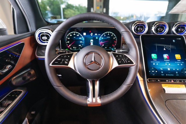 New 2027 Polar White Mercedes-Benz GLC 300 image 15