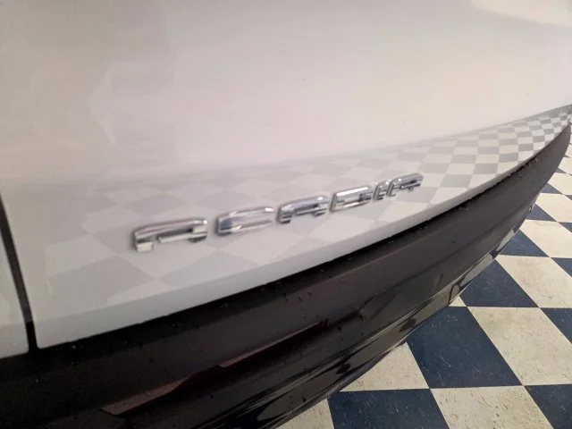 New 2027 Summit White GMC AT4 image 16