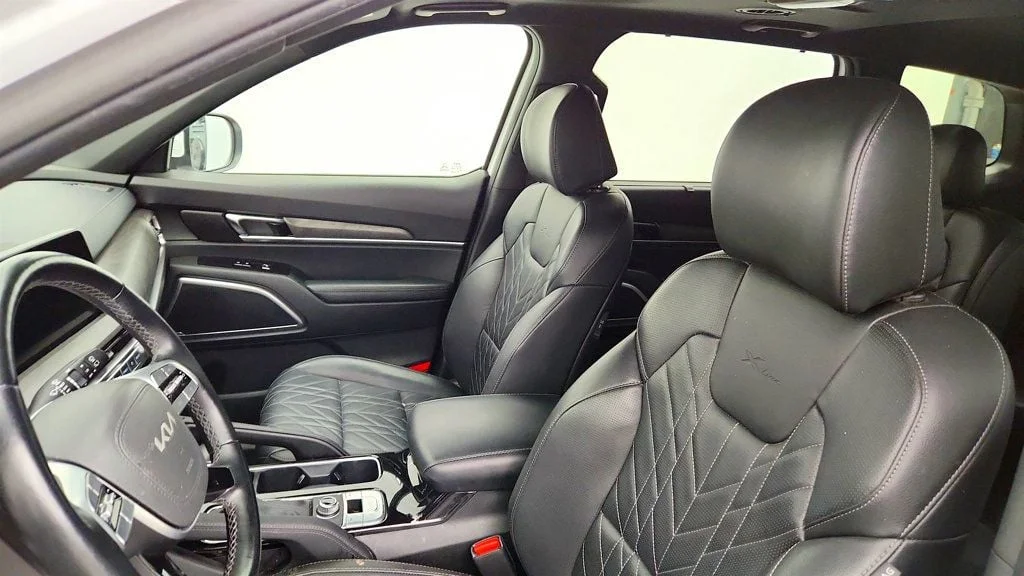 Used 2025 Glacial White Pearl Kia EX X-Line AWD image 19