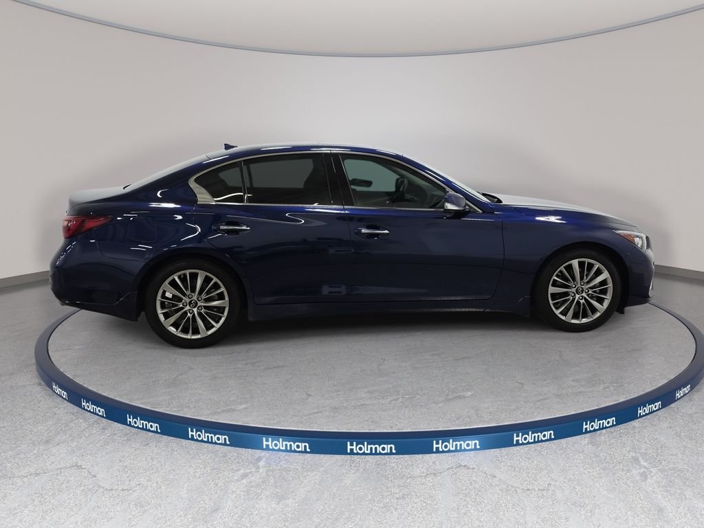 Certified Used 2023 Grand Blue INFINITI LUXE image 4