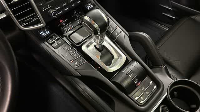 Used 2017  Porsche S E-Hybrid image 20