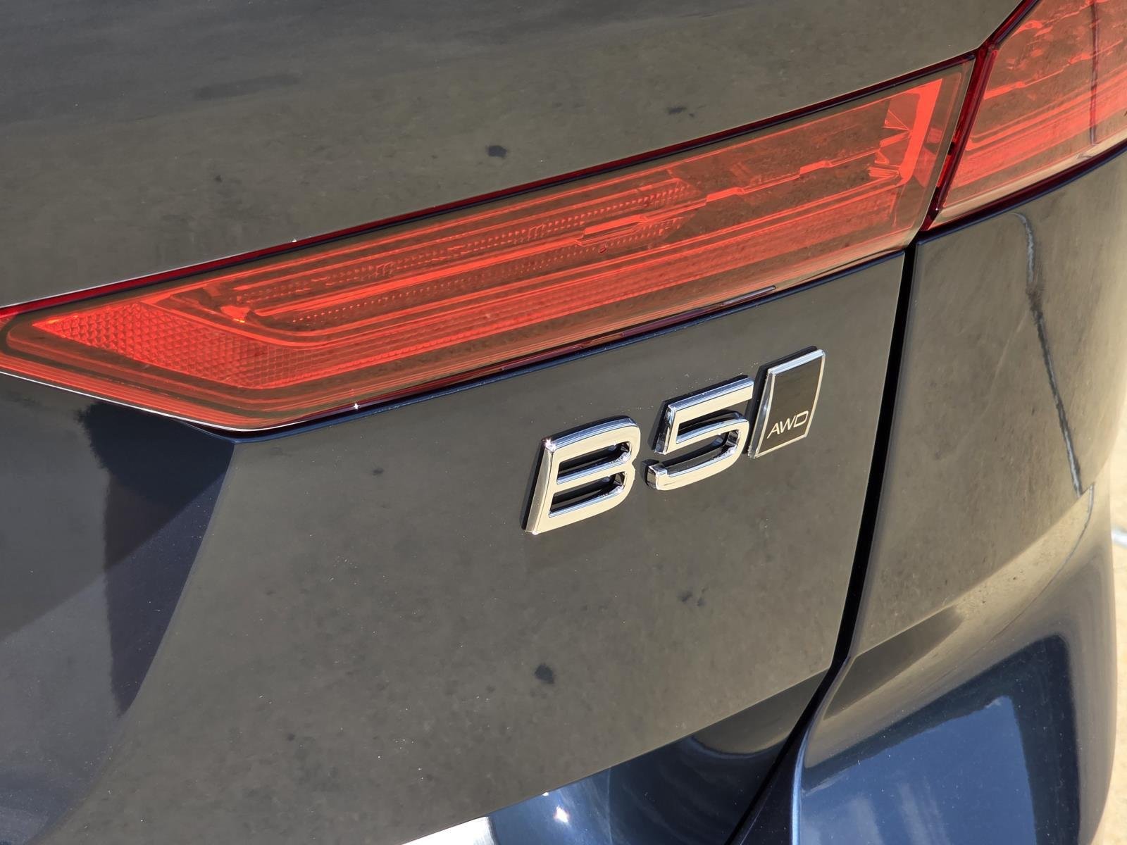 Used 2025 Denim Blue Metallic Volvo Plus image 9