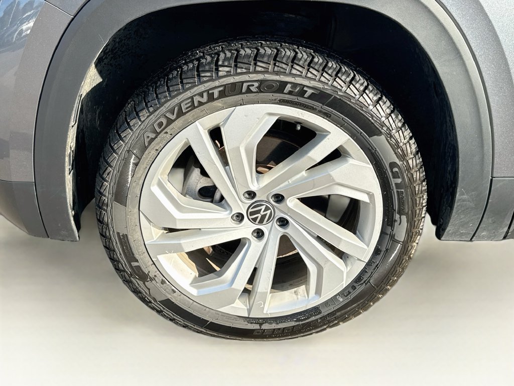 Used 2022  Volkswagen 3.6L V6 SE w/Technology image 34