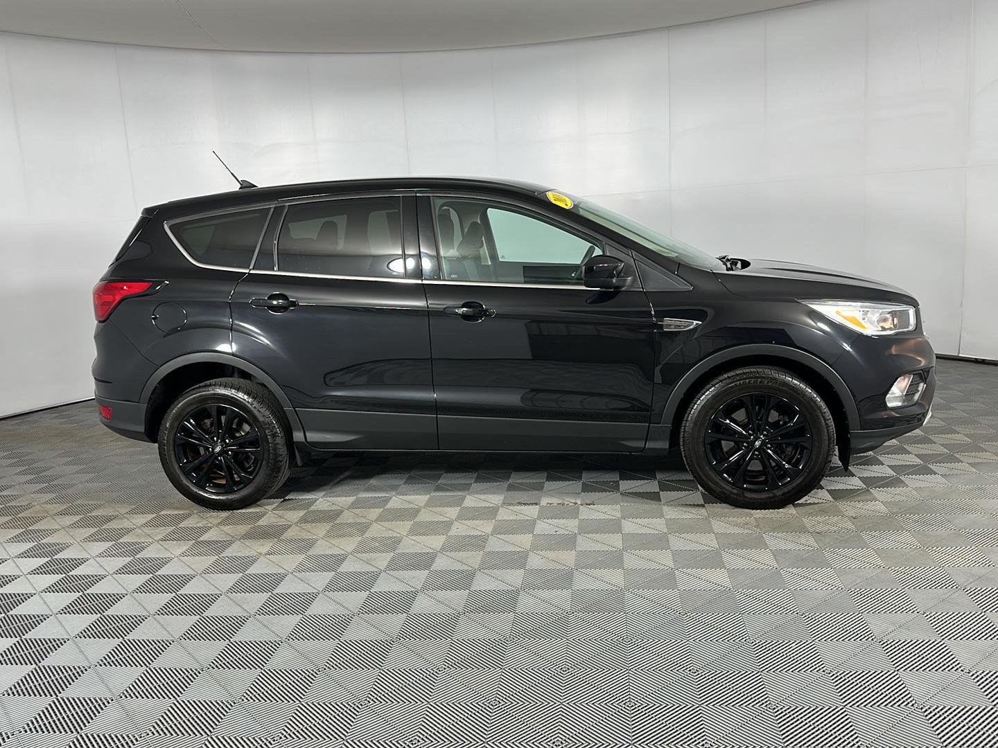 Used 2019 Agate Black Ford SE image 2