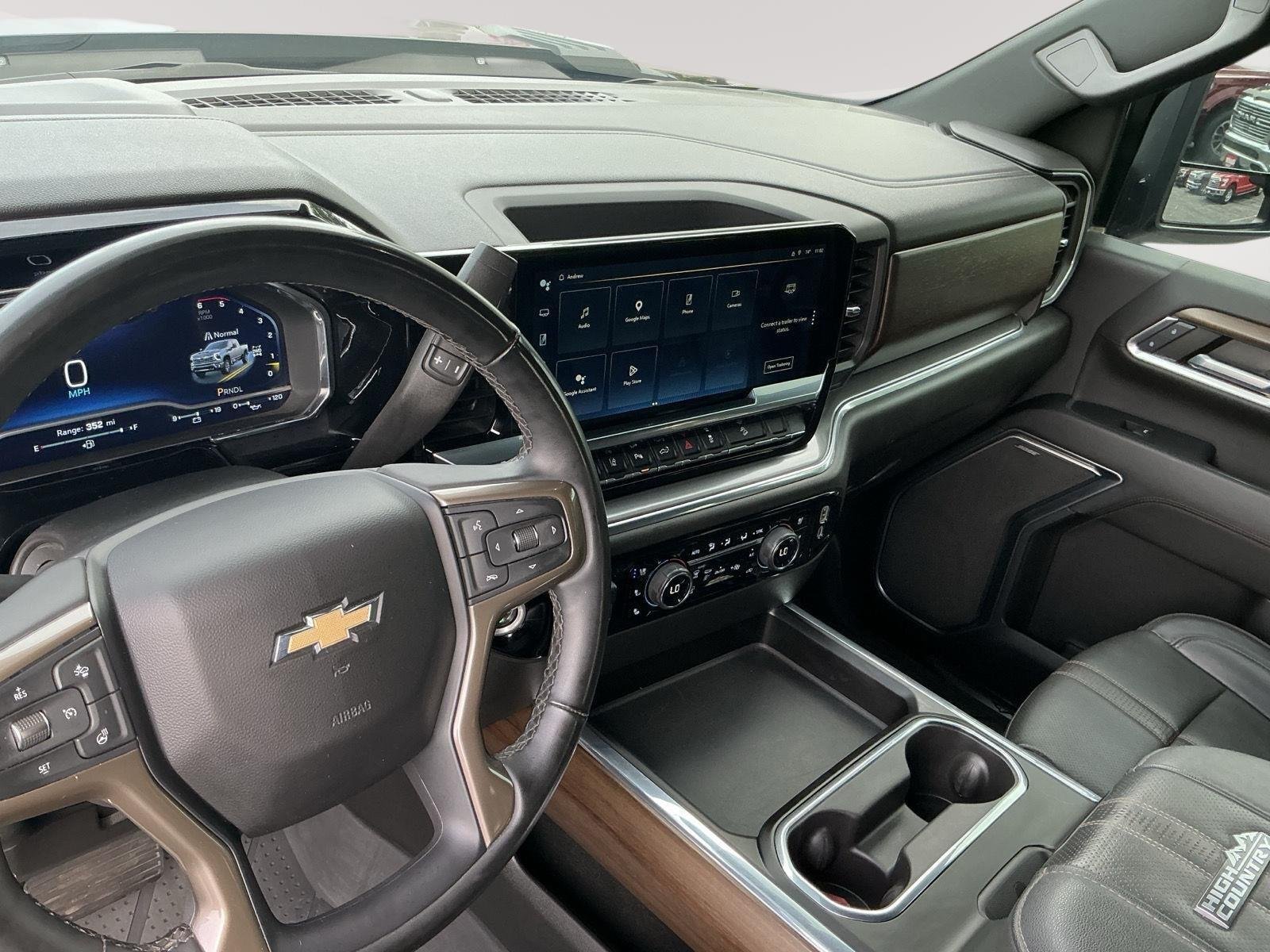 Used 2024 Black Chevrolet High Country image 14