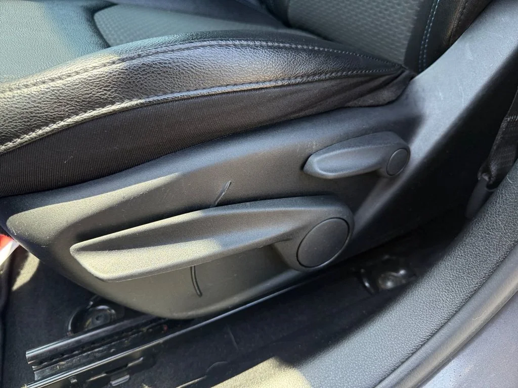 Used 2024 Gray Jeep Latitude image 28