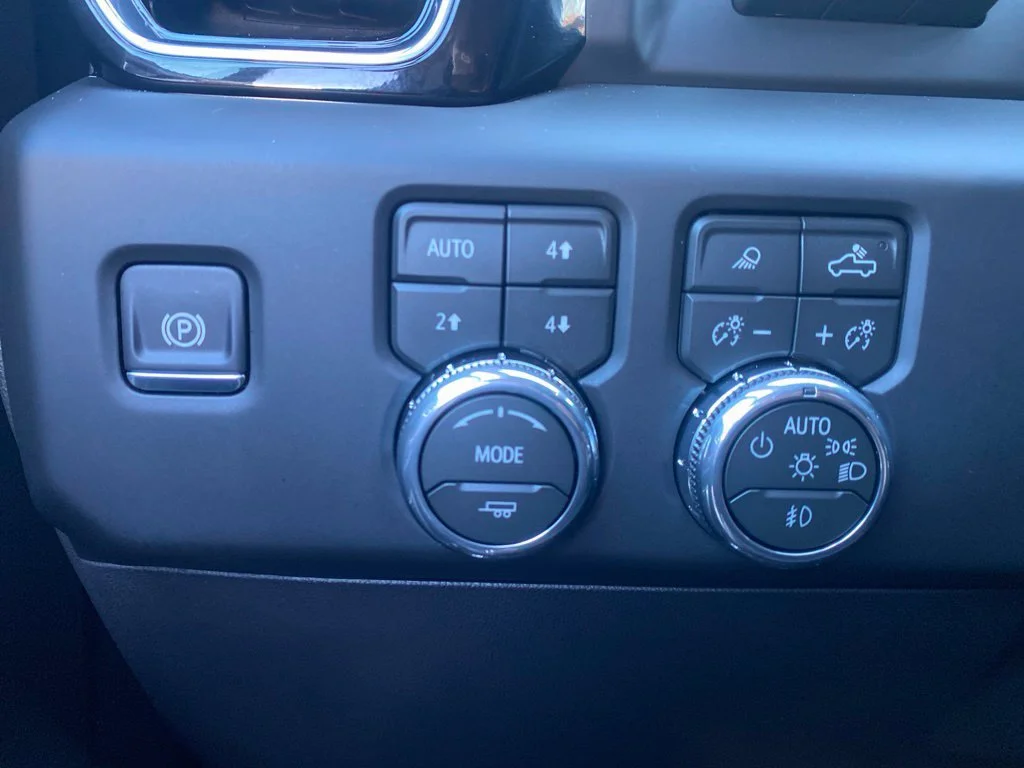 Used 2026 Onyx Black GMC Denali image 17