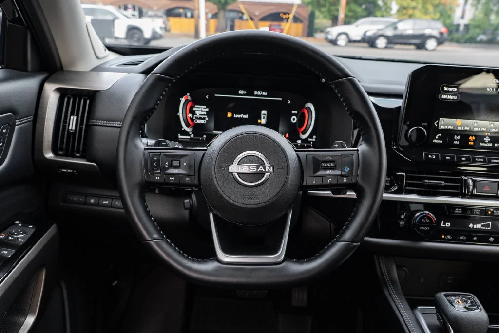Used 2025 Black Nissan Platinum image 14