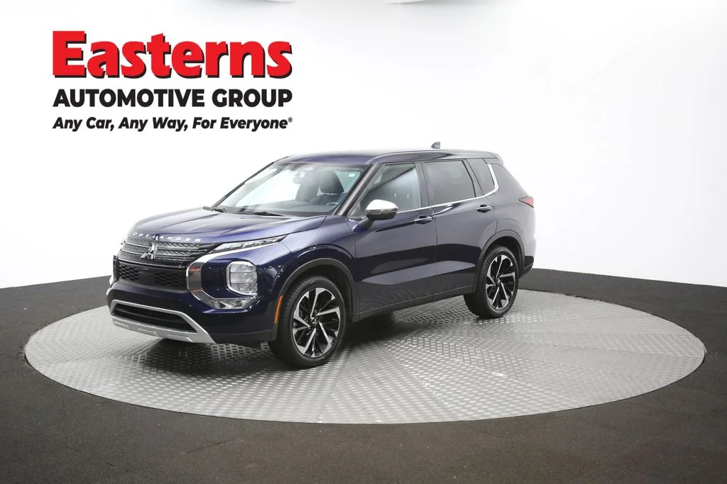 Used 2023 Blue Mitsubishi SE image 56