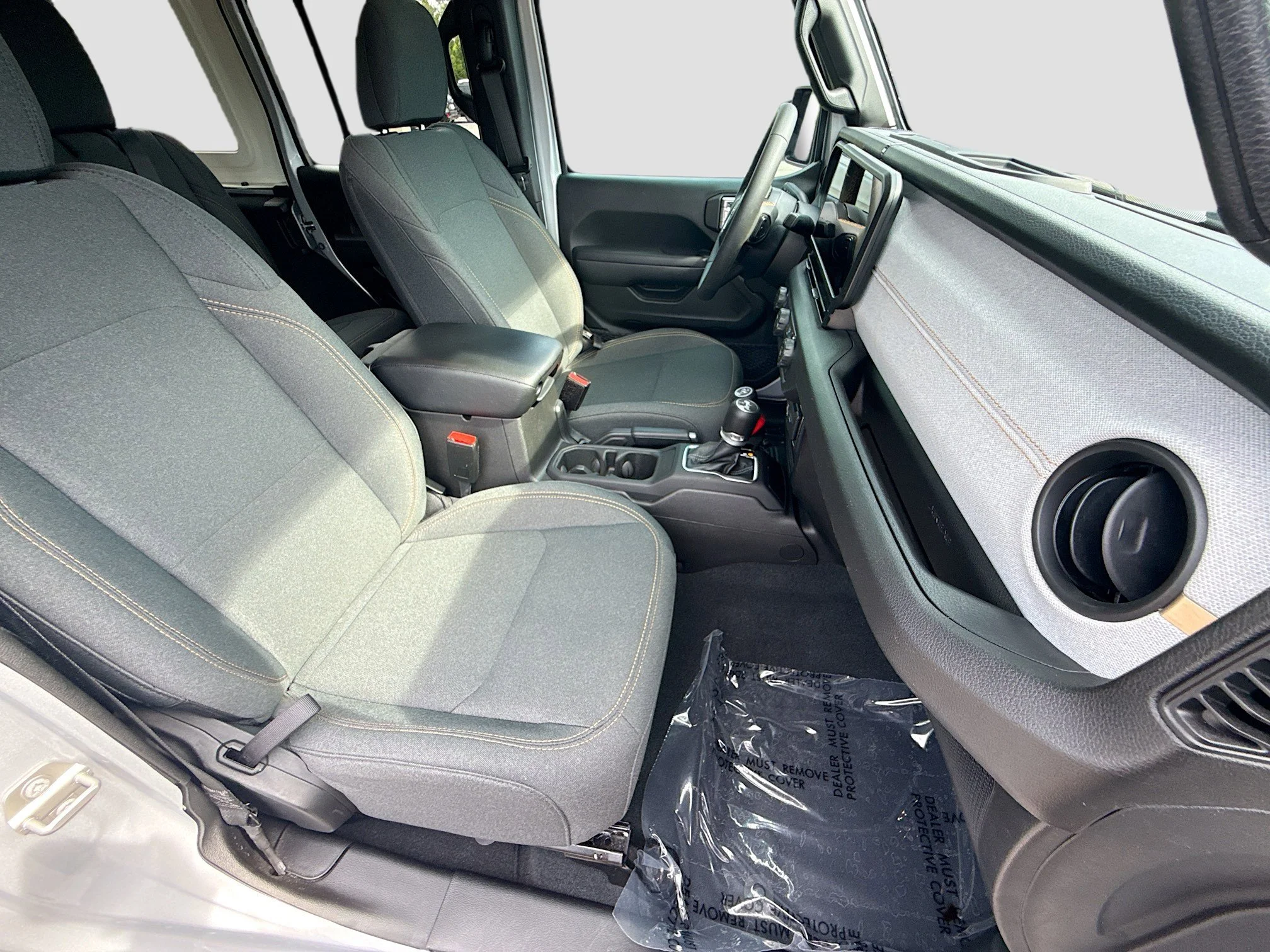 Used 2024 Silver Zynith Clearcoat Jeep Sport S image 13