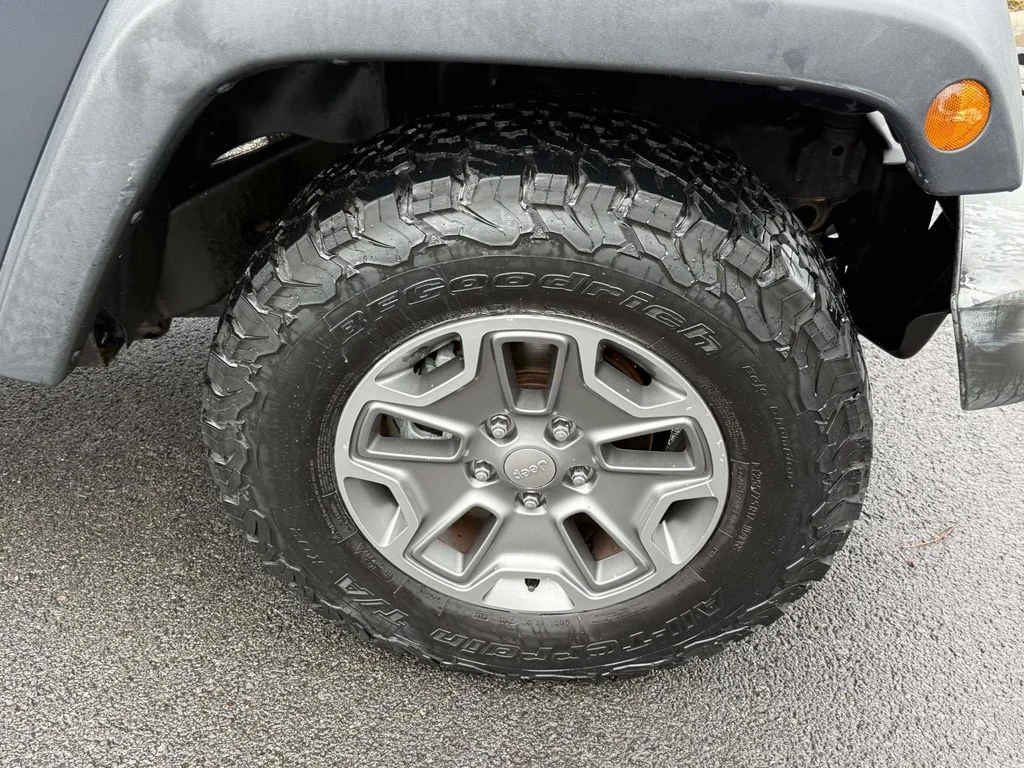 Used 2017 Black Jeep Unlimited Rubicon image 12