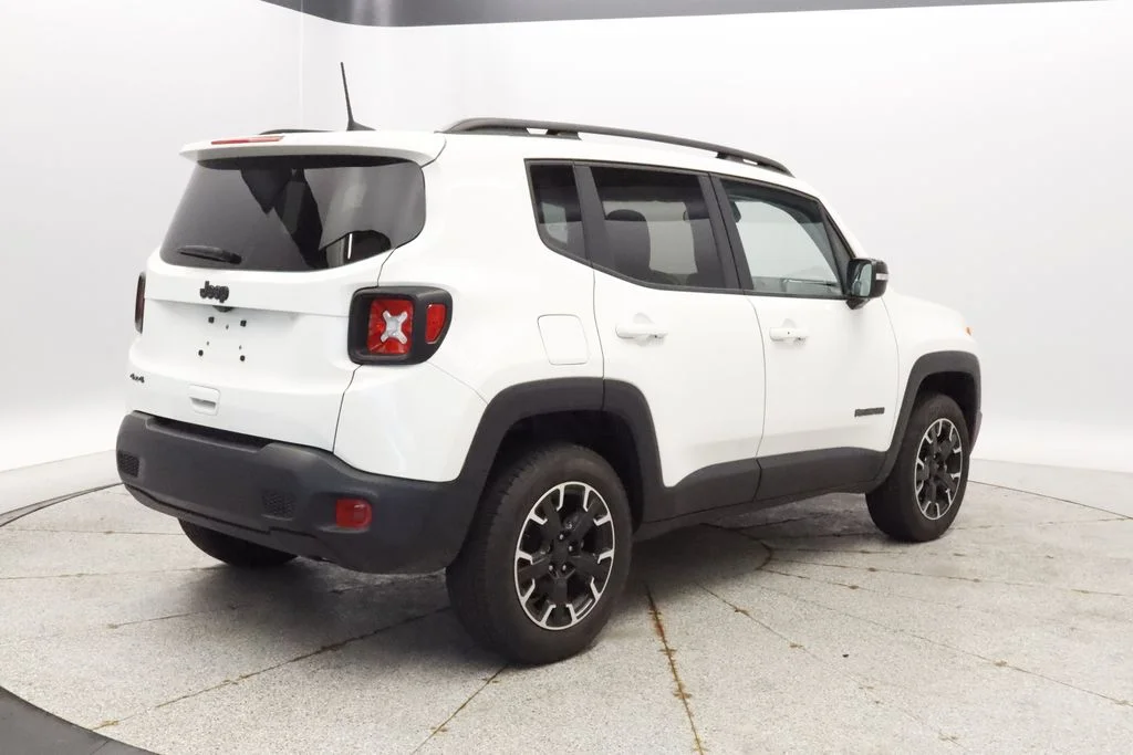 Certified Used 2023 White Jeep Latitude image 6