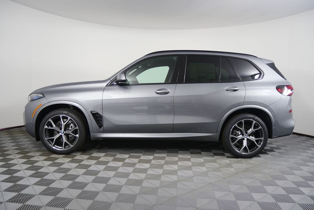 Used 2026 Skyscraper Grey Metallic BMW xDrive40i image 6