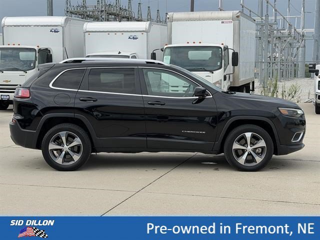 Used 2020 Diamond Black Crystal Pearlcoat Jeep Limited image 3