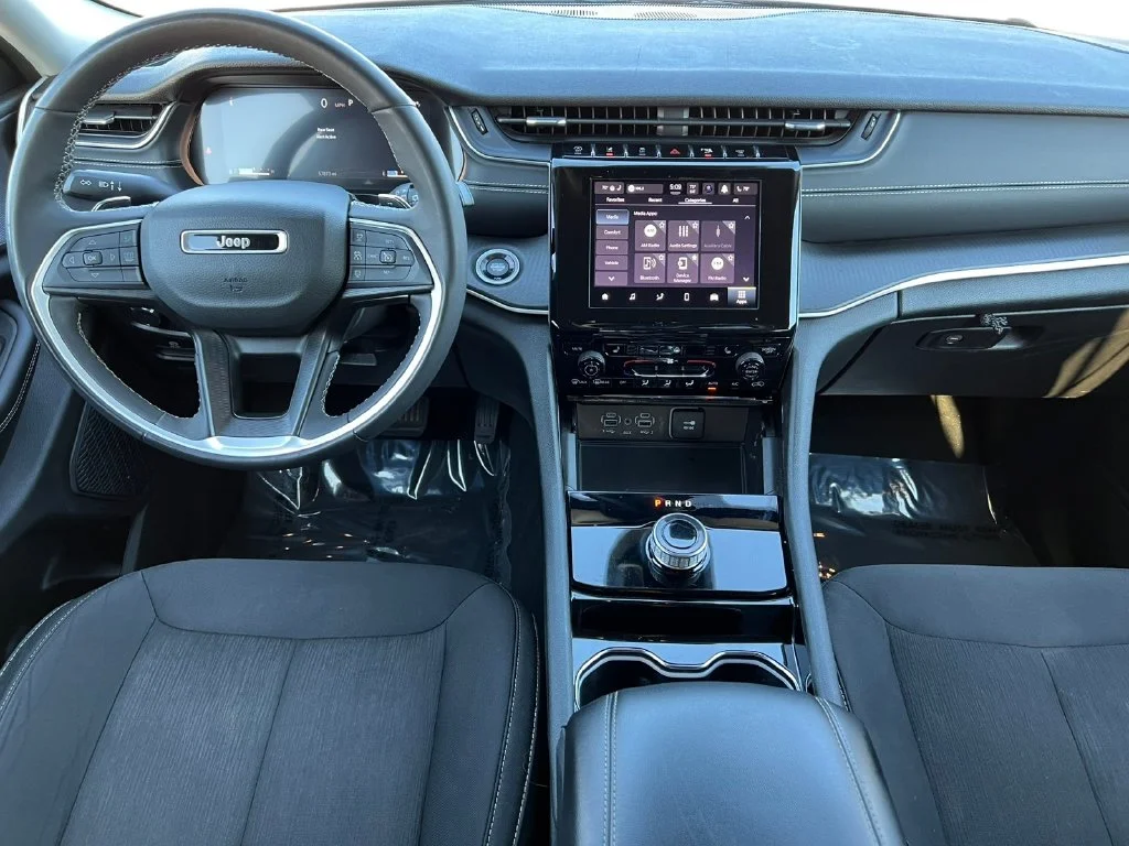Used 2023 Black Jeep Laredo image 5