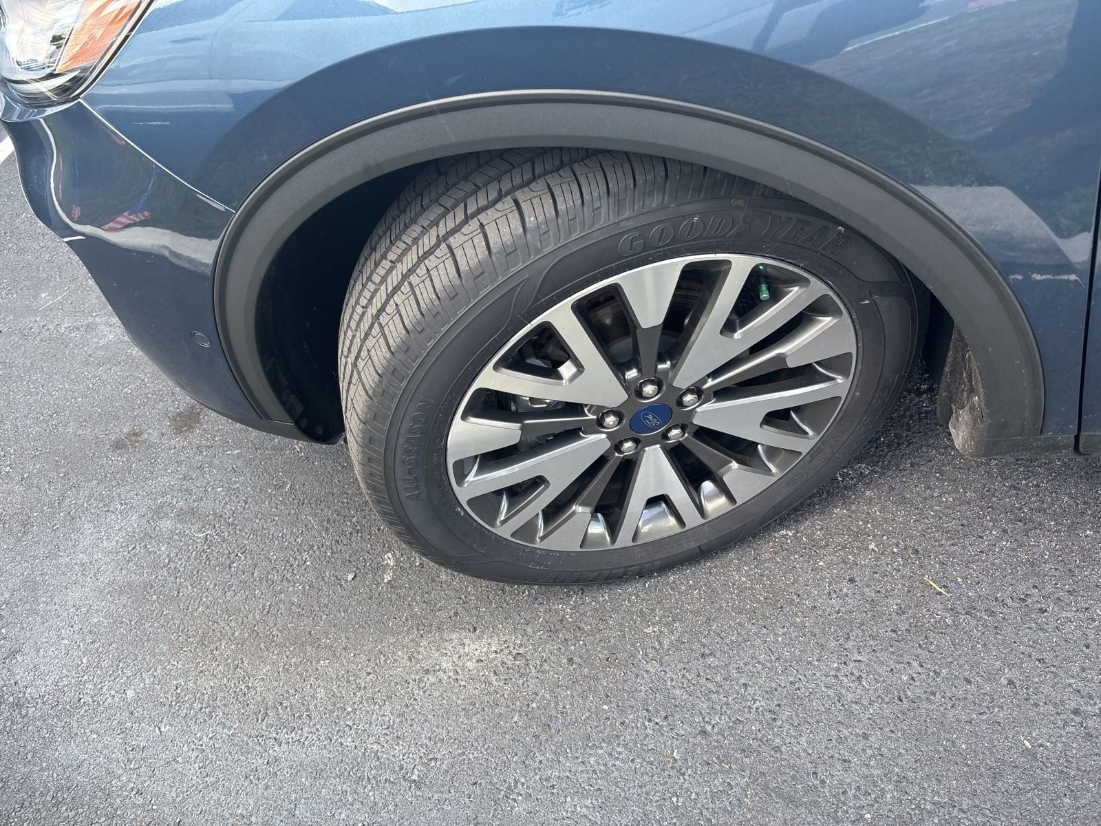 Used 2020 Blue Metallic Ford Titanium image 9