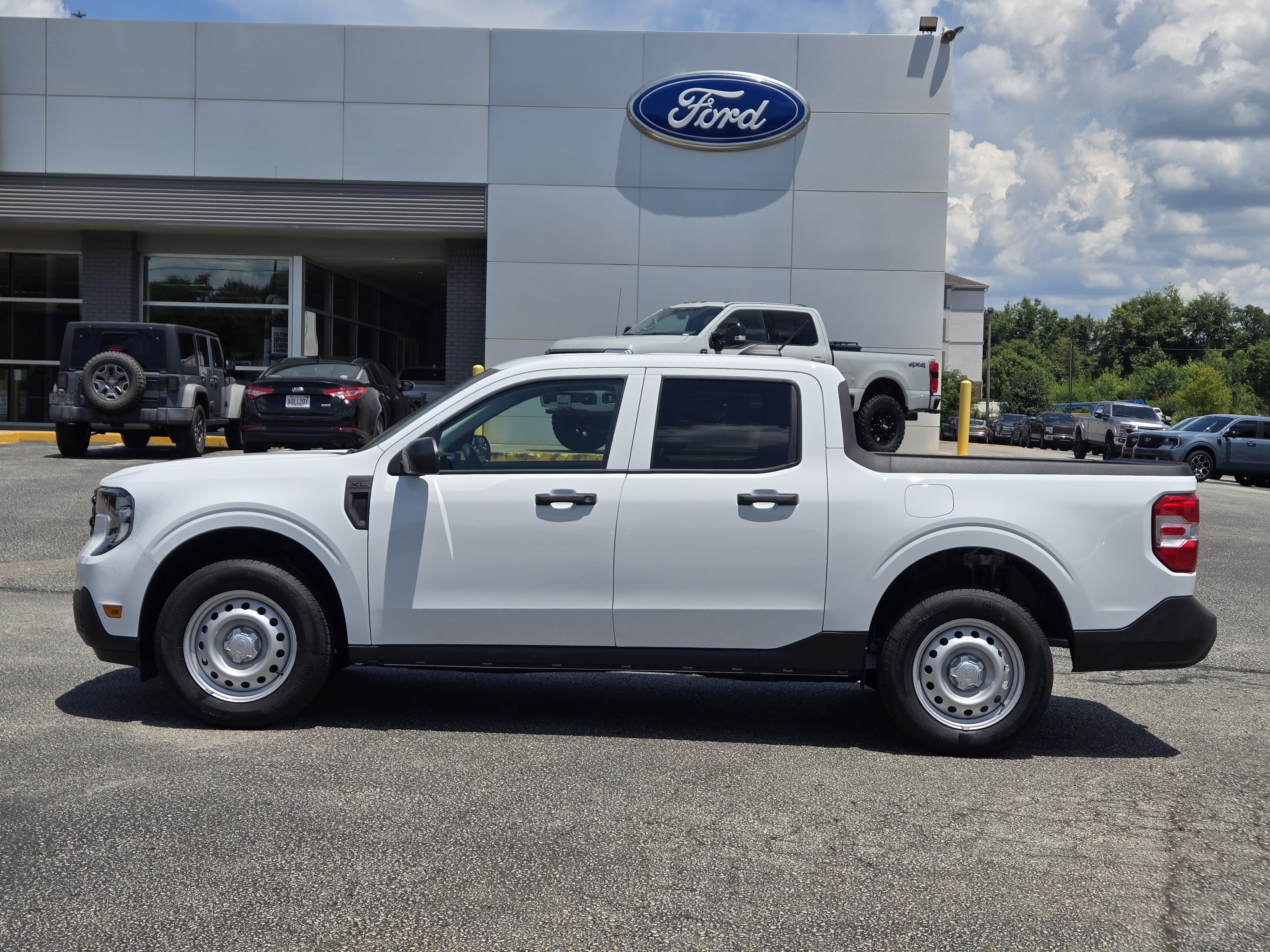 New 2026 Oxford White FORD XL image 13