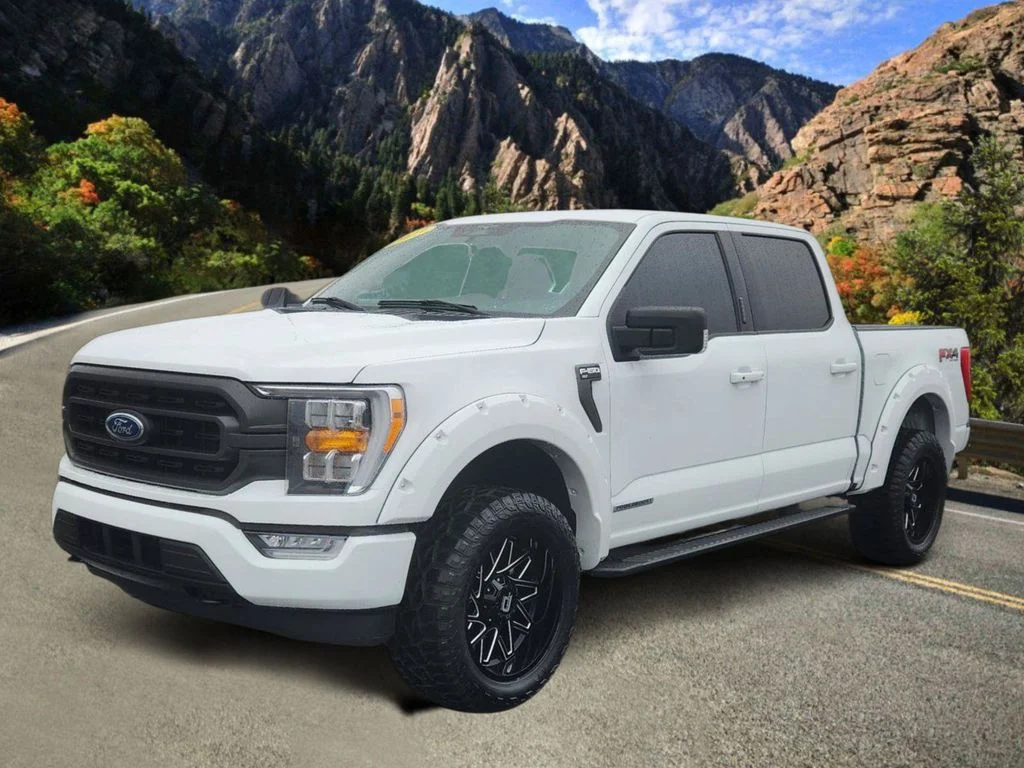 Used 2023 White Ford XLT image 5