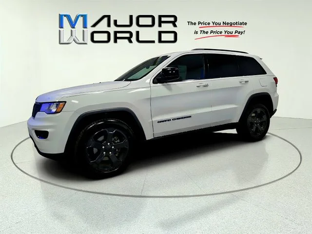 Used 2019 White Jeep Laredo image 4