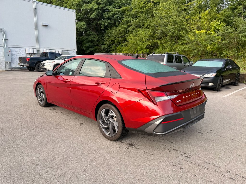 Used 2025 Ultimate Red Hyundai SEL Sport image 5