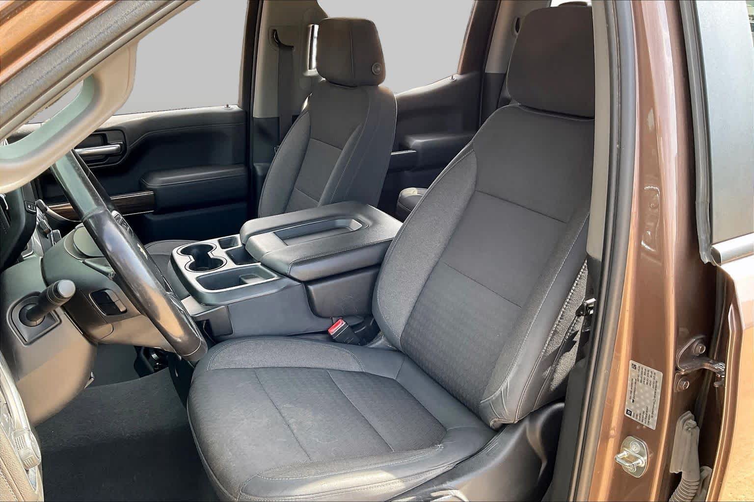Used 2019 Oakwood Metallic Chevrolet LT image 9