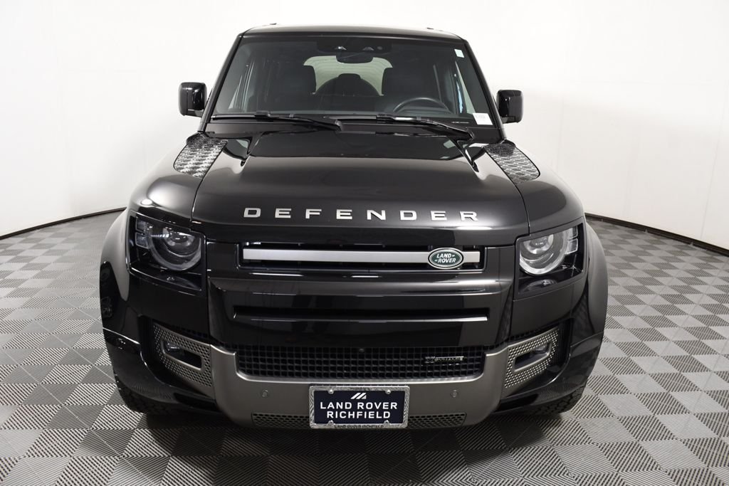Used 2023 Santorini Black Metallic Land Rover X-Dynamic SE image 10