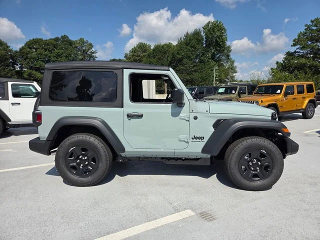 New 2026 Earl Clearcoat Jeep Sport image 10