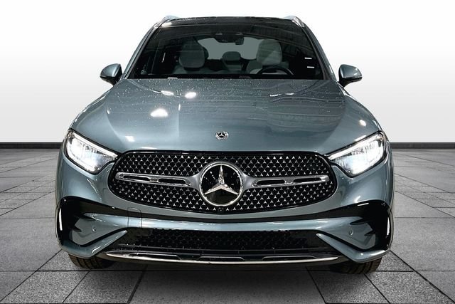 New 2026 Silver Mercedes-Benz GLC 300 image 2