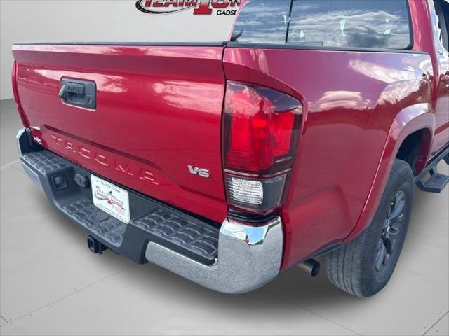 Certified Used 2021 BARCELONA RED MET. Toyota  image 10