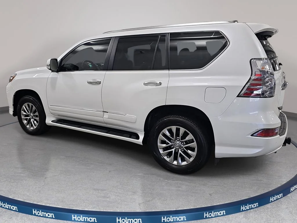 Used 2017 White Lexus 460 Luxury image 9