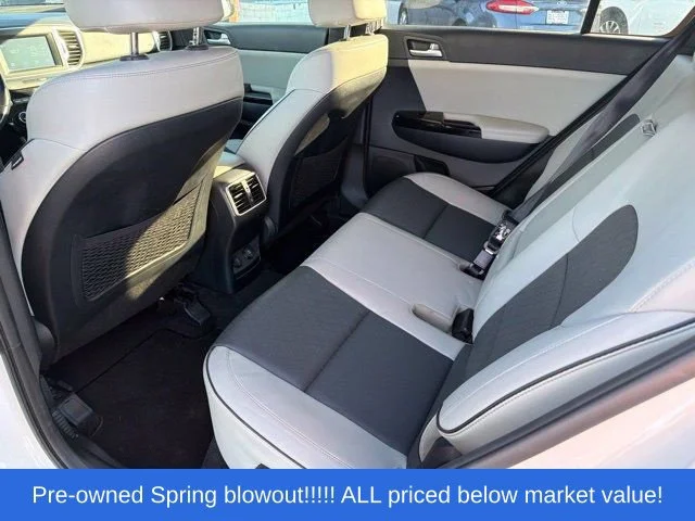 Used 2018 White Kia EX image 15