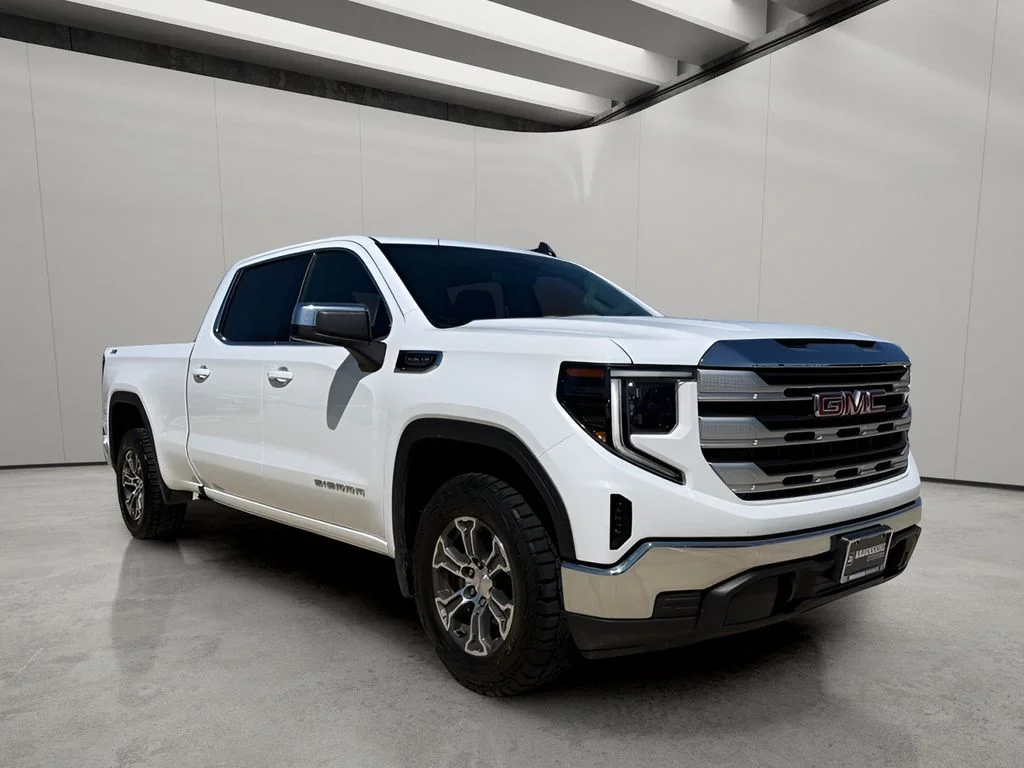 Used 2024 Summit White GMC SLE image 8