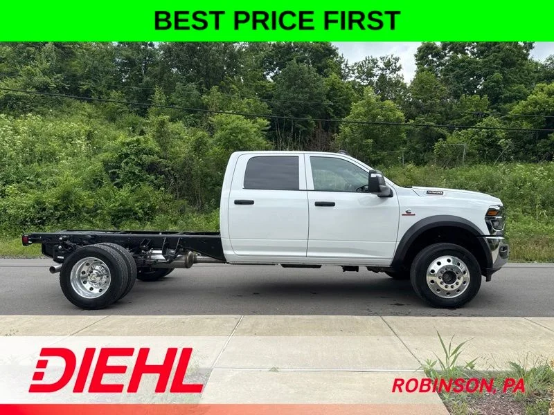 New 2026 Bright White Clear-Coat Exterior Paint RAM Tradesman image 8