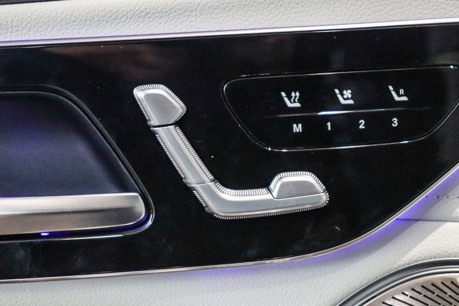 New 2027 Twilight Blue Metallic Mercedes-Benz EQS 400 image 21