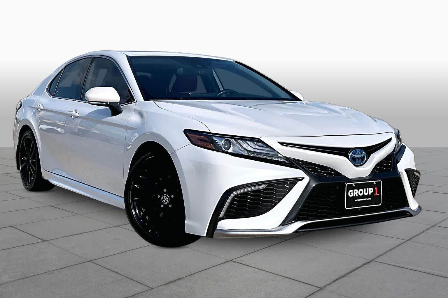 Used 2023 Wind Chill Pearl Toyota Hybrid XSE image 3