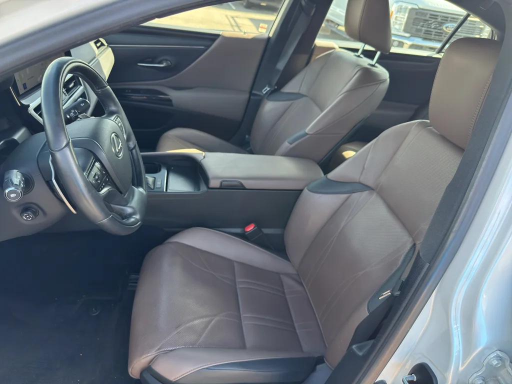 Used 2023 Eminent White Pearl Lexus Luxury image 11