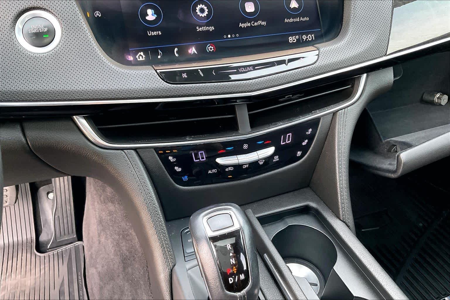 Used 2020 Crystal White Tricoat Cadillac Premium Luxury image 33