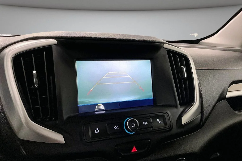 Used 2021 White GMC SLE image 14