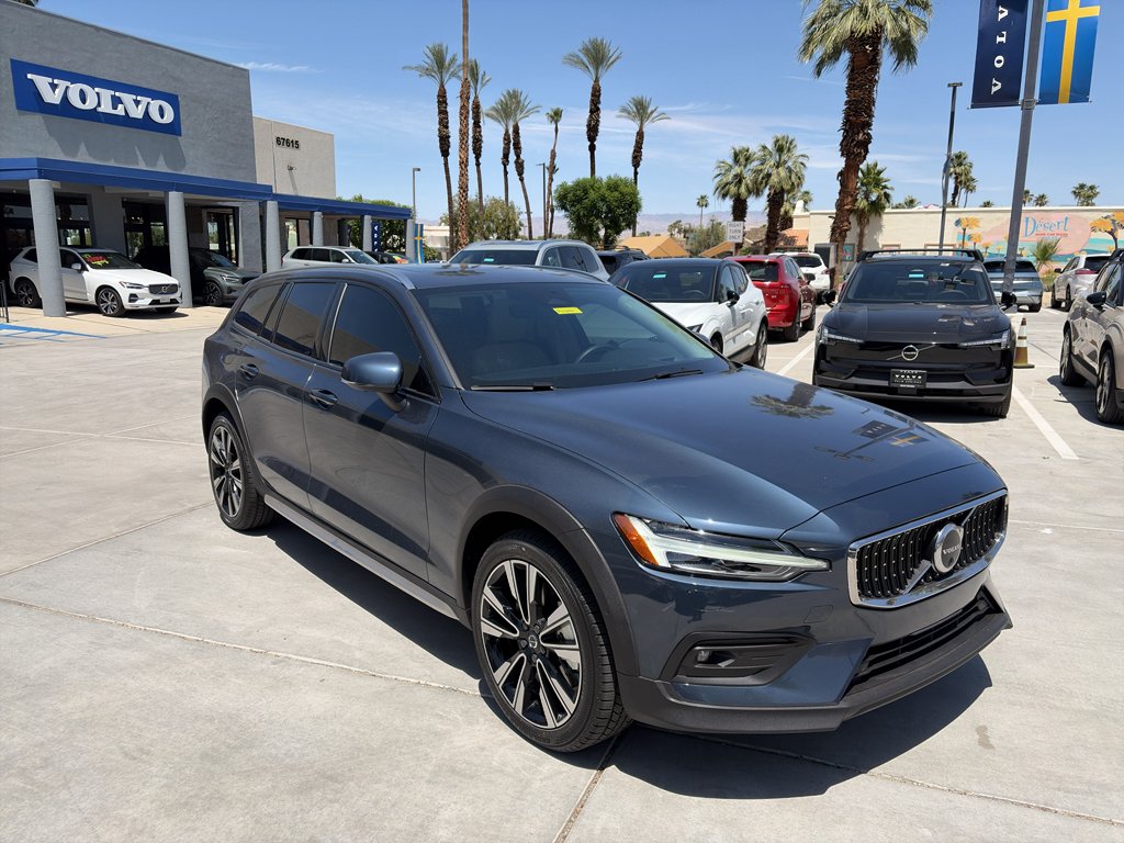 2024 Volvo V60 Cross Country B5 Ultimate AWD's photo