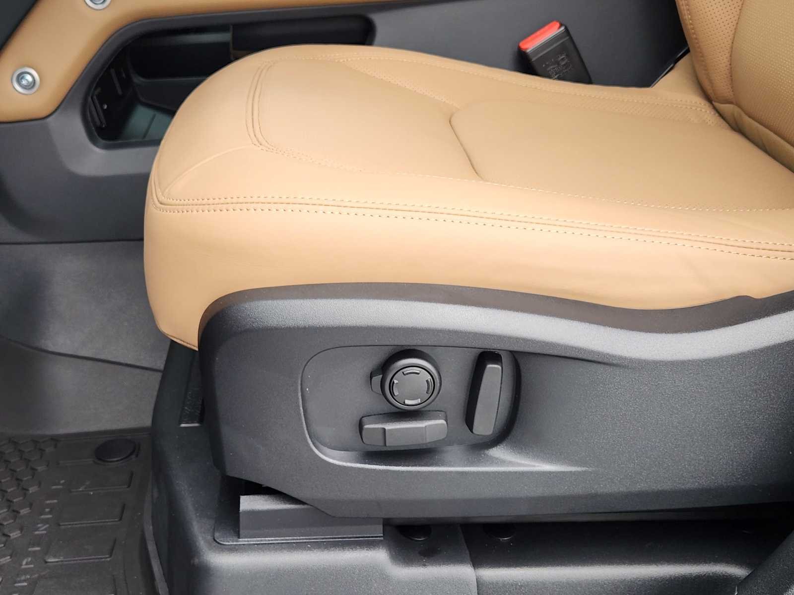 New 2026 Santorini Black LAND ROVER S image 23