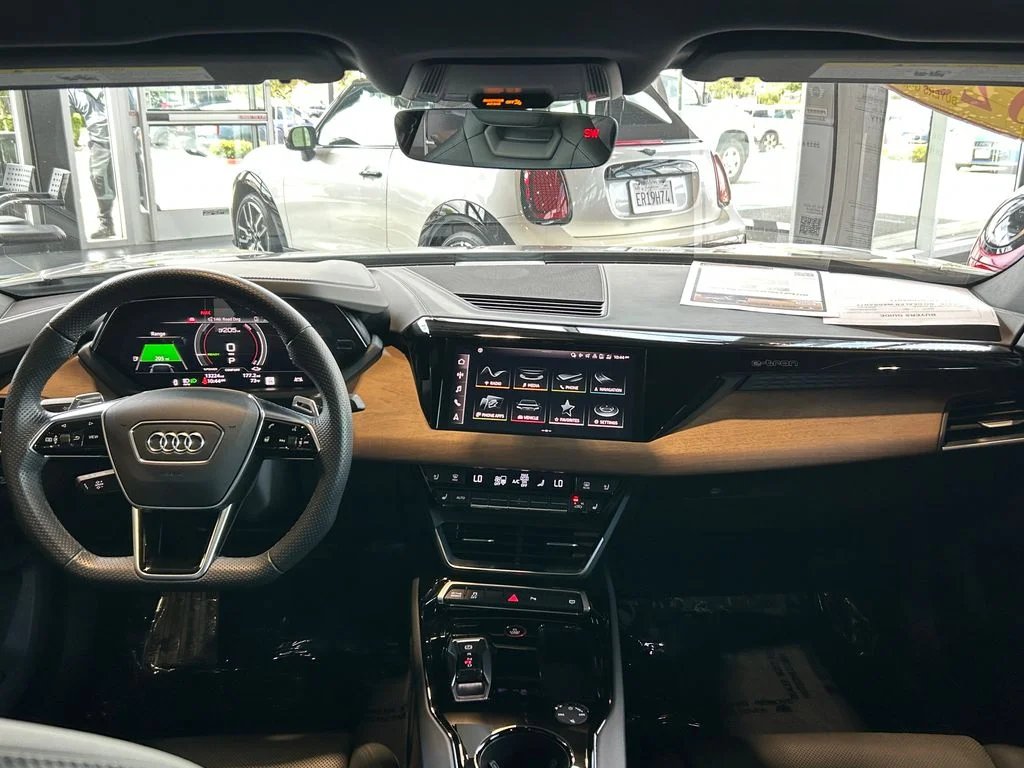 2023 Audi e-tron GT Premium Plus - Photo 33