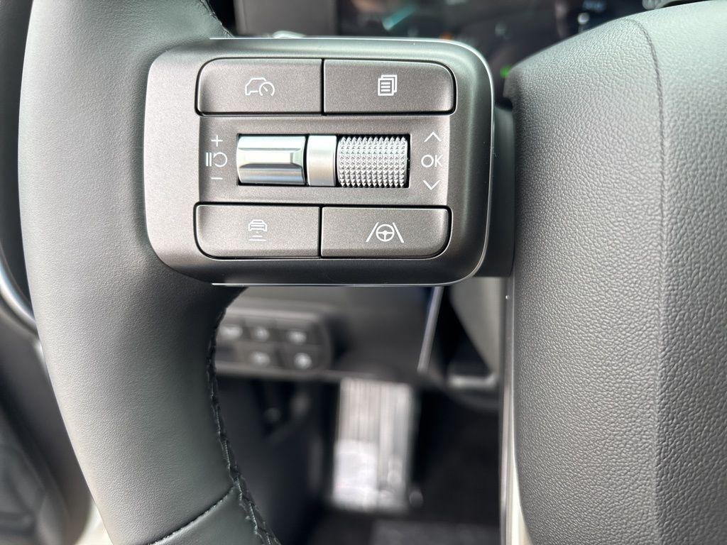 New 2026 White Pearl Hyundai SEL 8P image 21