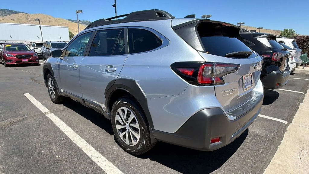 Certified Used 2025 Ice Silver Metallic Subaru Premium image 3