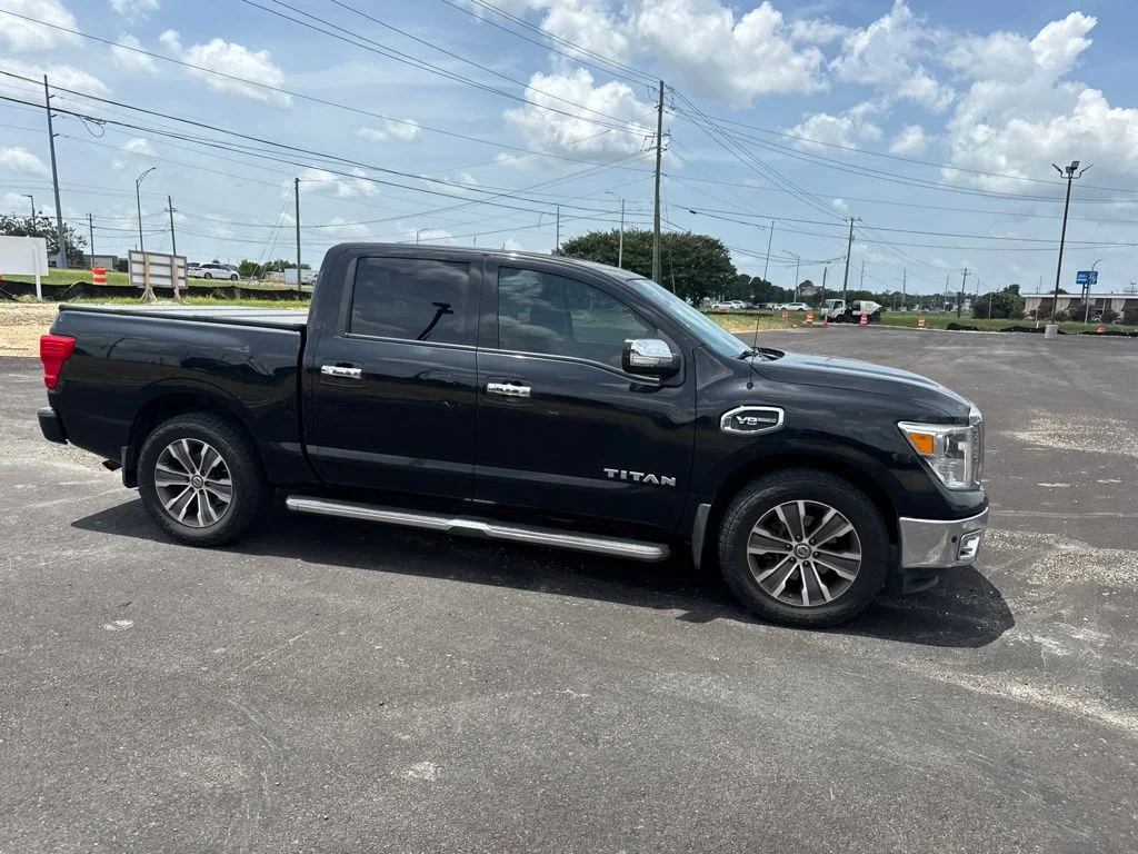 Certified Used 2017 Black Nissan SL image 14