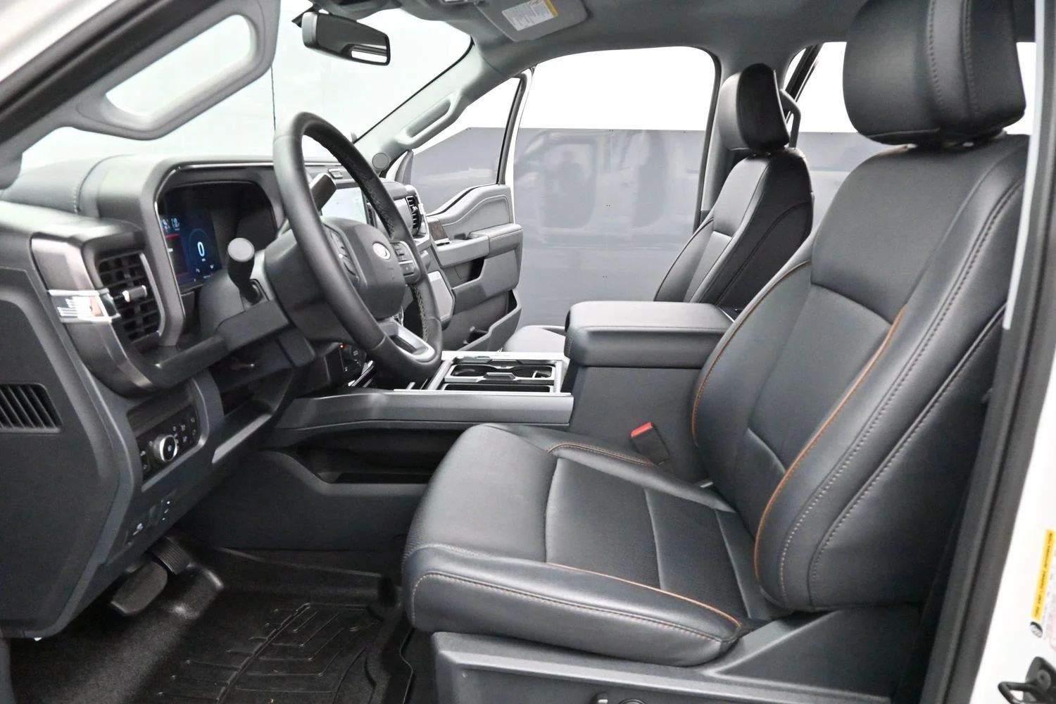 Used 2025 White Ford XL image 12