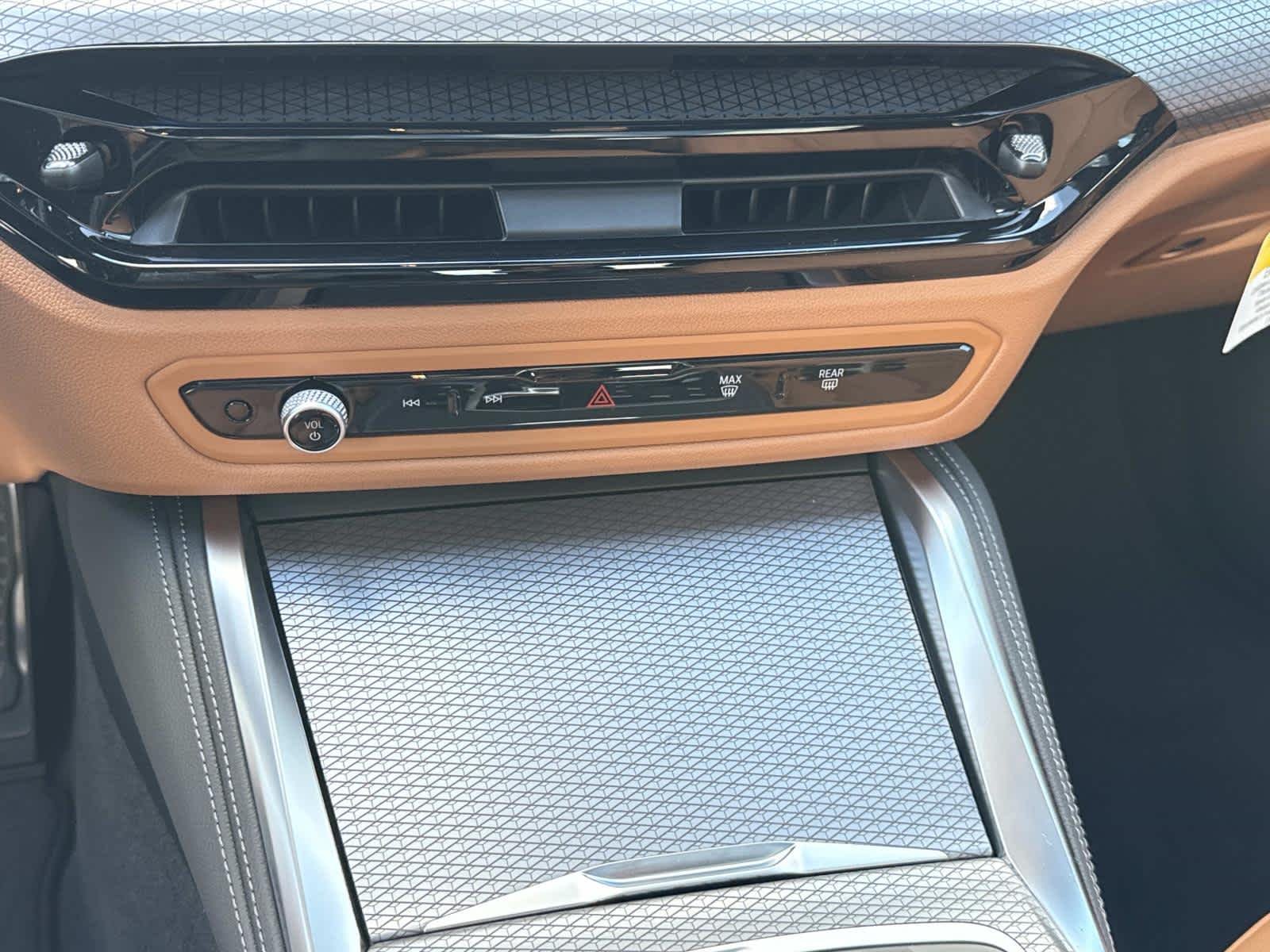 New 2026 Mineral White Metallic BMW xDrive40 image 20